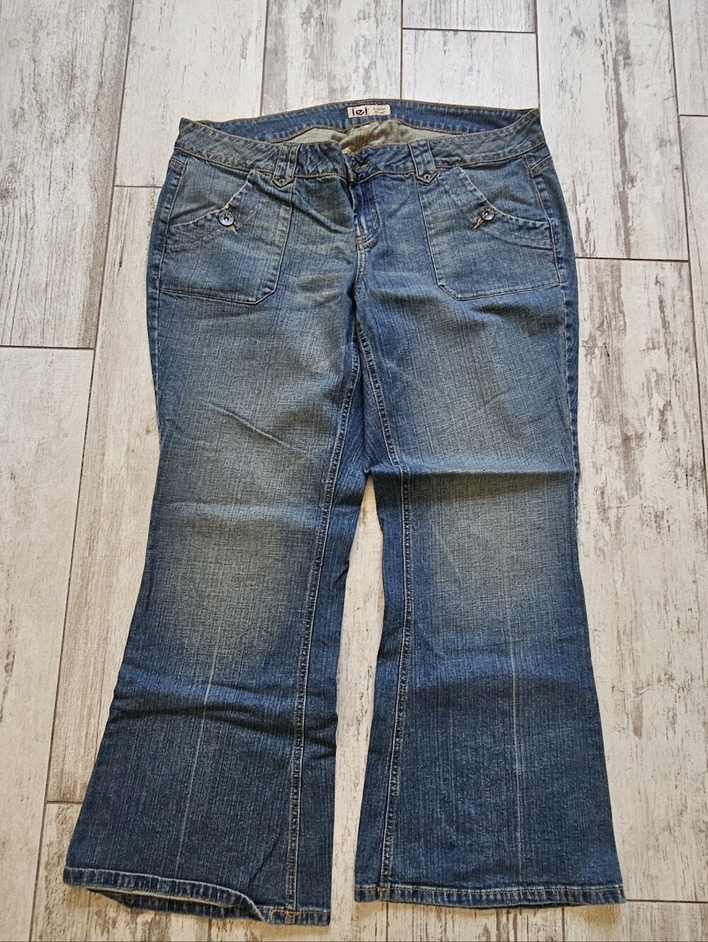 L.e.i. Women's Medium Blue Sophia Hip Hugger Flare Jeans 22